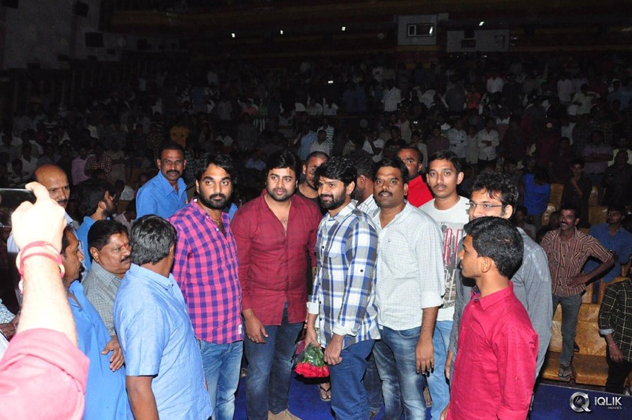 Appatlo-Okadundevadu-Movie-Team-at-Devi-Theater